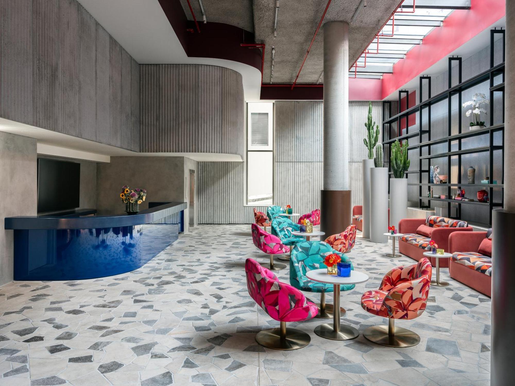 Adge And Residences Aparthotel